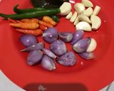 Foto langkah ke 2 dari resep Tumis Jamur dan Bakso Pedas.
