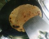 A picture of step 3 of Bajra ki roti.