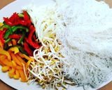 รูปขั้นตอนการทำที่ 1 ของ ผัดหมี่สิงคโปร์  Stir fry Singapore Noodles
