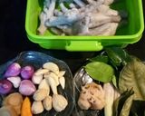 Foto langkah ke 1 dari resep Soto bening ceker ayam.
