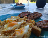 Foto del paso 7 de la receta: Arroz frito con pinchos morunos y huevos de codorniz