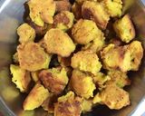 A picture of step 2 of Papaya and Gram Dal Fritters Curry.