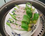 Hình bước làm 3 của món Thịt nhồi đậu bắp