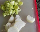 Foto del paso 1 de la receta Muslitos de pollo con tomate y albahaca