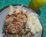Foto langkah ke 4 dari resep Nasi goreng sosis pedas.
