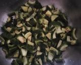 कारल्याची भाजी (karlyachi bhaji recipe in marathi) रेसिपी स्टेप 1 फोटो 