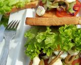 Foto langkah ke 4 dari resep Toast Bread Salad with Balsamic and Mayonaise sauce.