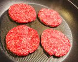 Dupla sajtburger (Mcdonalds style) recept fázis 3 fotója