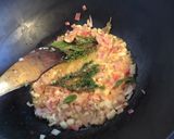 Une image de l'étape 7 de Pois gourmands et carottes aux échalotes et ciboulette.