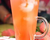 A picture of step 5 of Summer Drink : Lychee Strawberry Fizz.