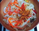 Foto del paso 5 de la receta: Filetillos de contramuslos de pollo al Sindhi biryani
