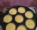 Foto langkah ke 3 dari resep Martabak Mini, enak dan lembut.