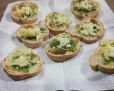 Foto del paso 4 de la receta: Pan con mantequilla de ajo y queso mozzarella