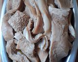 Foto del paso 1 de la receta: Cazuela de mondongo con patitas de cerdo