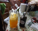 Foto del paso 2 de la receta: Agua de Valencia con fresas