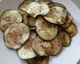 A picture of step 1 of Sun-dried tomato, scamorza and aubergine pie.