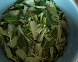 Foto langkah ke 1 dari resep Tumis kangkung sederhana.