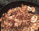 Foto del paso 4 de la receta: Pollo con champiñones