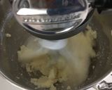 A picture of step 1 of Yogurt Avocado Marble Cake.