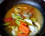 รูปขั้นตอนการทำที่ 4 ของ กุ้งผัดเครื่องแกง