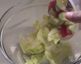 Foto langkah ke 2 dari resep Vegetable Pomegranate Salad (Salad Sayur Buah Delima).