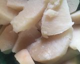 A picture of step 1 of Flour coated fried Yam.
