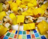 Foto del paso 2 de la receta: Brocheta de ceviche de langostino