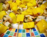 Foto del paso 2 de la receta: Brocheta de ceviche de langostino