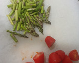 Foto del paso 1 de la receta: Garbanzos salteados con cherry, espárrago triguero y sobrasada