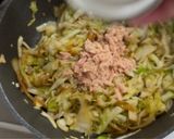 A picture of step 3 of Easy!Easy! Cabbage Tuna Pie.