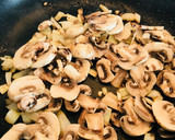 Foto del paso 3 de la receta: Cinta de lomo con salsa de champiñones 🍄