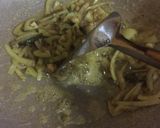 Foto langkah ke 3 dari resep Tumis Sosis Buncis Wortel.