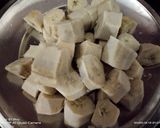 A picture of step 1 of Spicy banana curry.