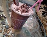 A picture of step 2 of Chocolate shake.