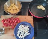 Une image de l'étape 1 de Pommes de terre sautées sauce grecque version 5max.