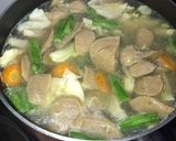 Foto langkah ke 5 dari resep Sop ceker baso.