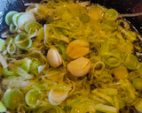 Foto del paso 2 de la receta: Macarrones con puerro y huevos
