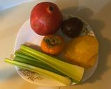 صورة لخطوة 1 من وصفة ‏ ‏عصير الفاكهة والخضار والبنجر والكرفس 🍑🍅🥬🥬