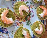 Une image de l'étape 3 de Blinis au guacamole et crevettes 🍤.