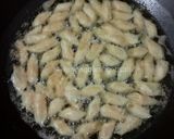 Foto langkah ke 6 dari resep Sumpia Kering Manis (Kulit Lumpia Gulung).