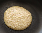 Foto del paso 3 de la receta: Panqueques de manzana con avena y harina integral
