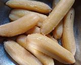 Foto langkah ke 1 dari resep Donat Pisang (Pisang goreng wijen).