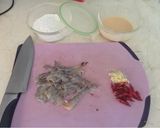 Foto langkah ke 1 dari resep Udang goreng telur asin.