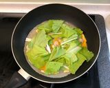 A picture of step 5 of Oyster Omelet.