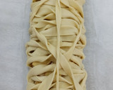 Foto del paso 4 de la receta: Trenza de hojaldre con plátano 🍌 manzana 🍎 y chocolate blanco🍫