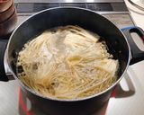 Hình bước làm 2 của món Canh Gà Nấu Nấm Kim Châm