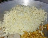 Foto langkah ke 3 dari resep Resep mie goreng pedas simpel dan enak.
