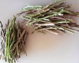 Foto del passaggio 1 della ricetta Spaghetti con gli asparagi selvatici 🌷