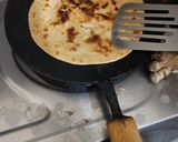 A picture of step 4 of Paneer paratha.