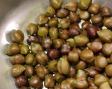 A picture of step 1 of Amaranth and Hara cholia Curry.